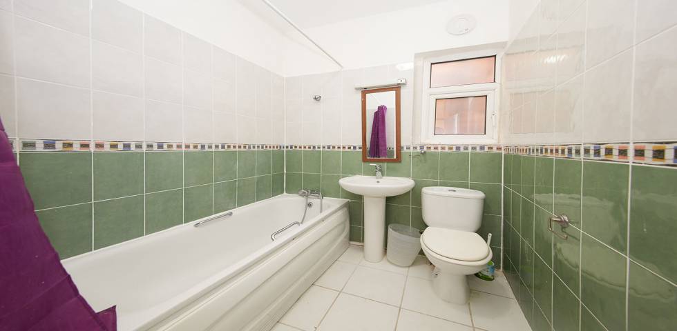 			2 Bedroom, 2 bath, 1 reception Flat			 Rutland Park, Willesden Green